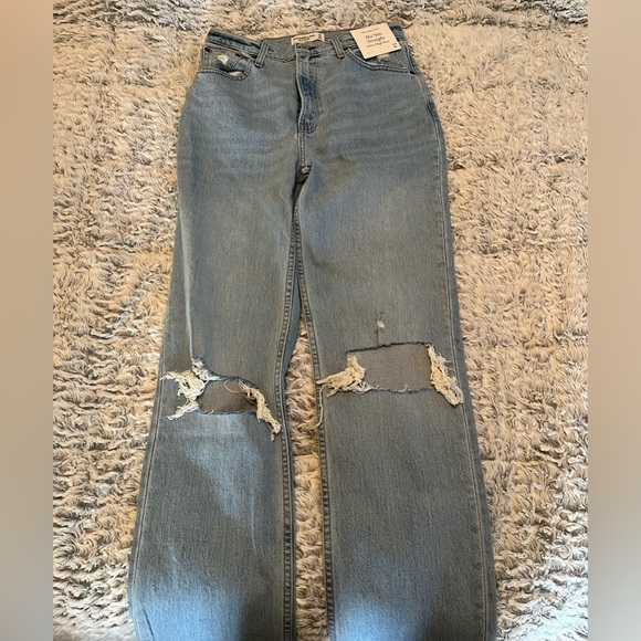 TALL Abercrombie ultra high rise 90s straight jean - Picture 3 of 9